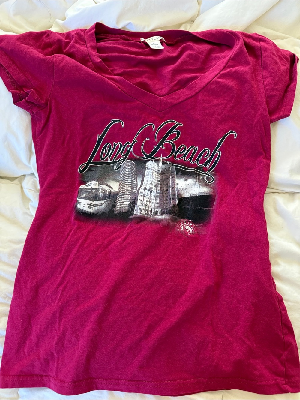 Long Beach Graphic V-Neck Tee - Deep Magenta